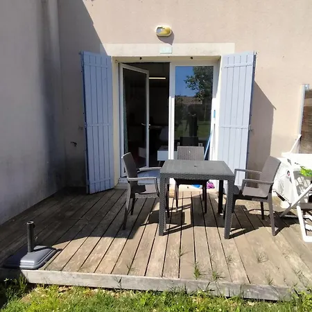 Hébergement de vacances 15 Minutes De La Mer, Entre Vigne Et Garrigues